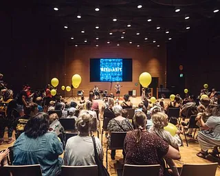 Merkkarit duo bjuder på en tvåspråkig barnmusicshow